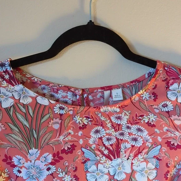 Small Lauren Conrad blouse - Picture 3 of 7